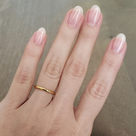 2MM Thin Titanium Ring Gold - Picture 4 of 5